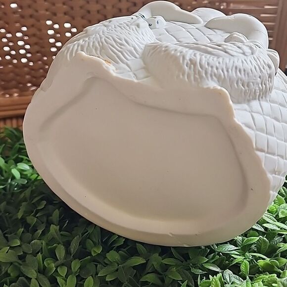 Vintage Bisque Chippy Paint Porcelain Goose Basket Coquette - Picture 6 of 6